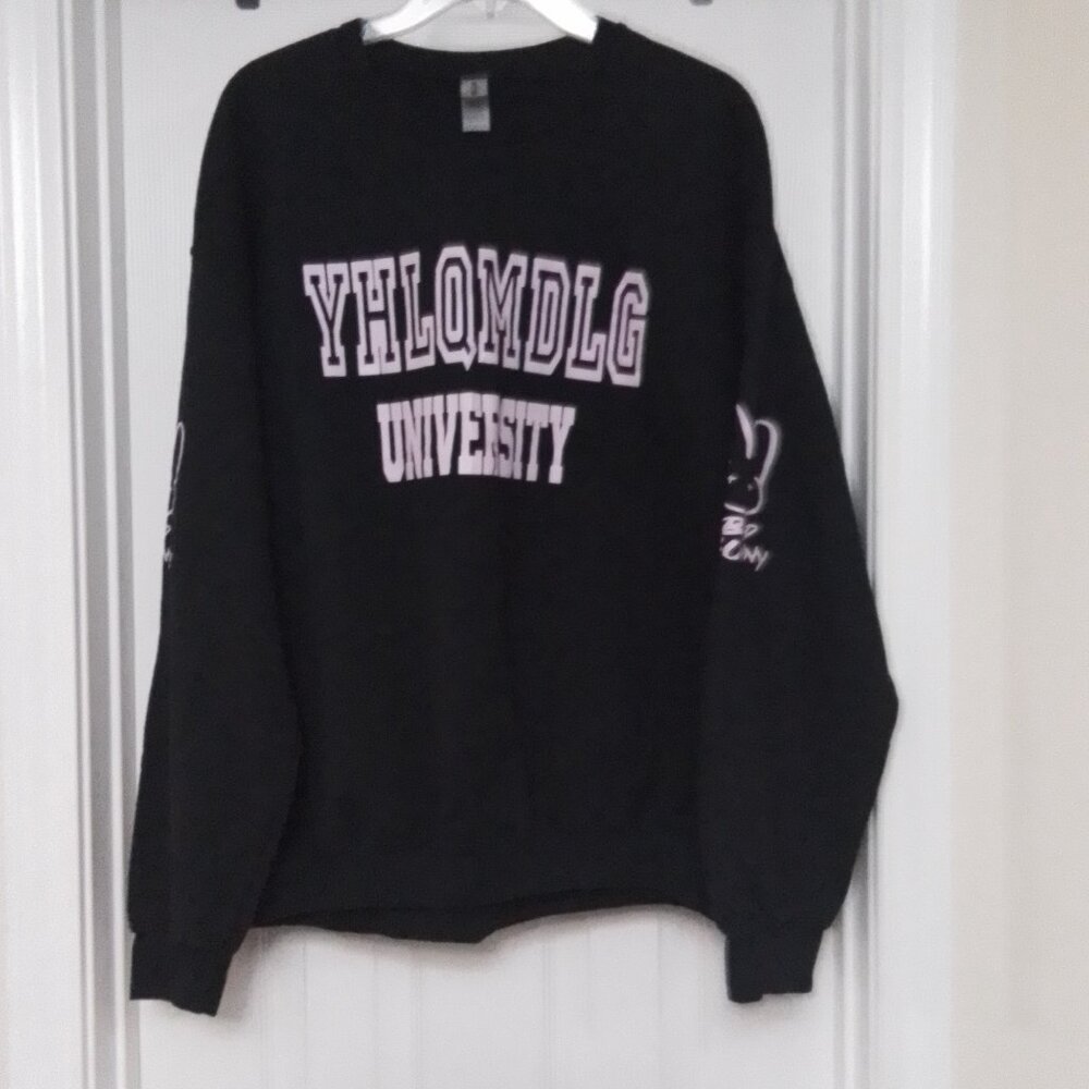 Bad Bunny Graphic Print Sweatshirt Gildan Heavy Blend Large